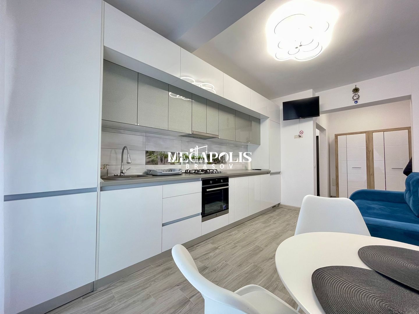 Apartament 2 camere | Etaj Intermediar | Parcare | Tractorul - Poză 2