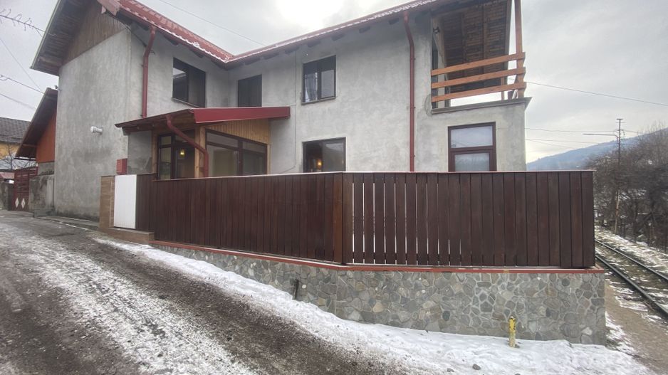 Vanzare casă la poalele Bucegilor!Potential pt. locuinta sau pensiune - Poză 23