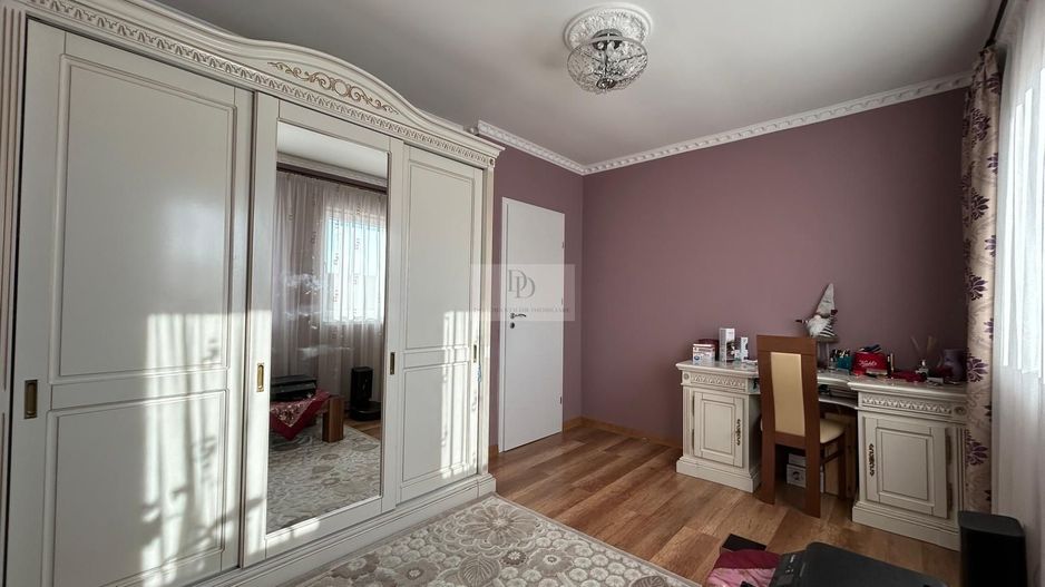 Apartament 4 camere singur pe nivel + 50 mp Pod + 2 Parcari | Oașului - Poză 9