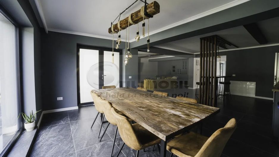 Pensiune de vanzare Voronet - 6 camere - 7 bai - Poză 4