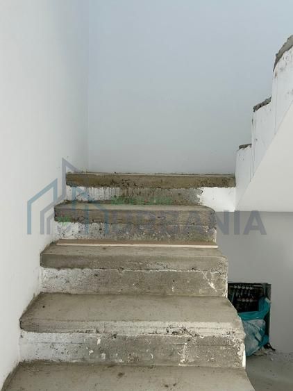 Vilă modernă, 4 camere, încălzire pardoseală, în zona Breazu Pădurea Mârzești - Poză 10