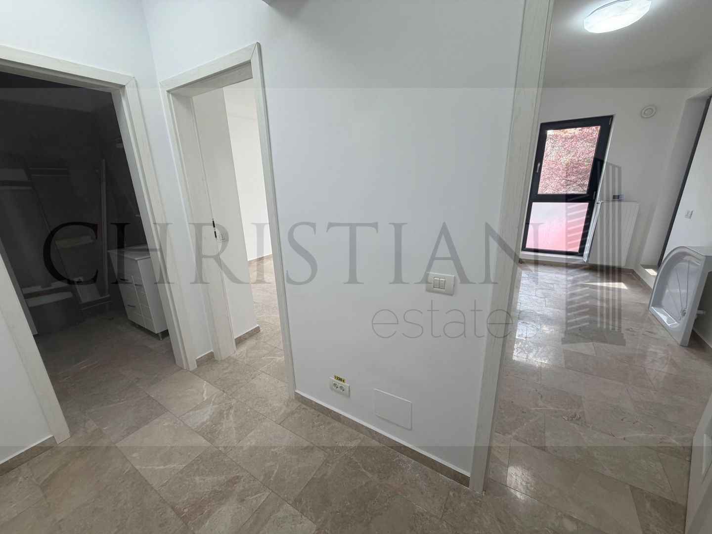 SPATIU COMERCIAL STRADAL  - Exigent Plaza Faza 2 - Trafic Intens - Poză 5