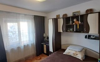 APARTAMENT 3 CAMERE | 75 MP | ETAJ 2 | DECOMANDAT | ROSIORI DE VEDE - Poză 2