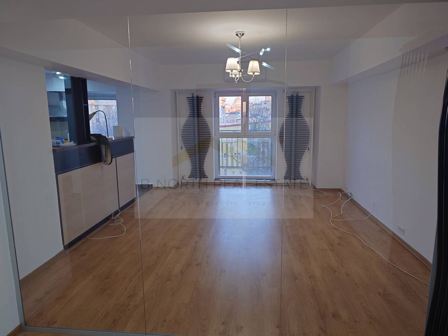 Apartament 4 camere de închiriat Bulevardul Libertății – 100 mp | decomandat - Poză 1