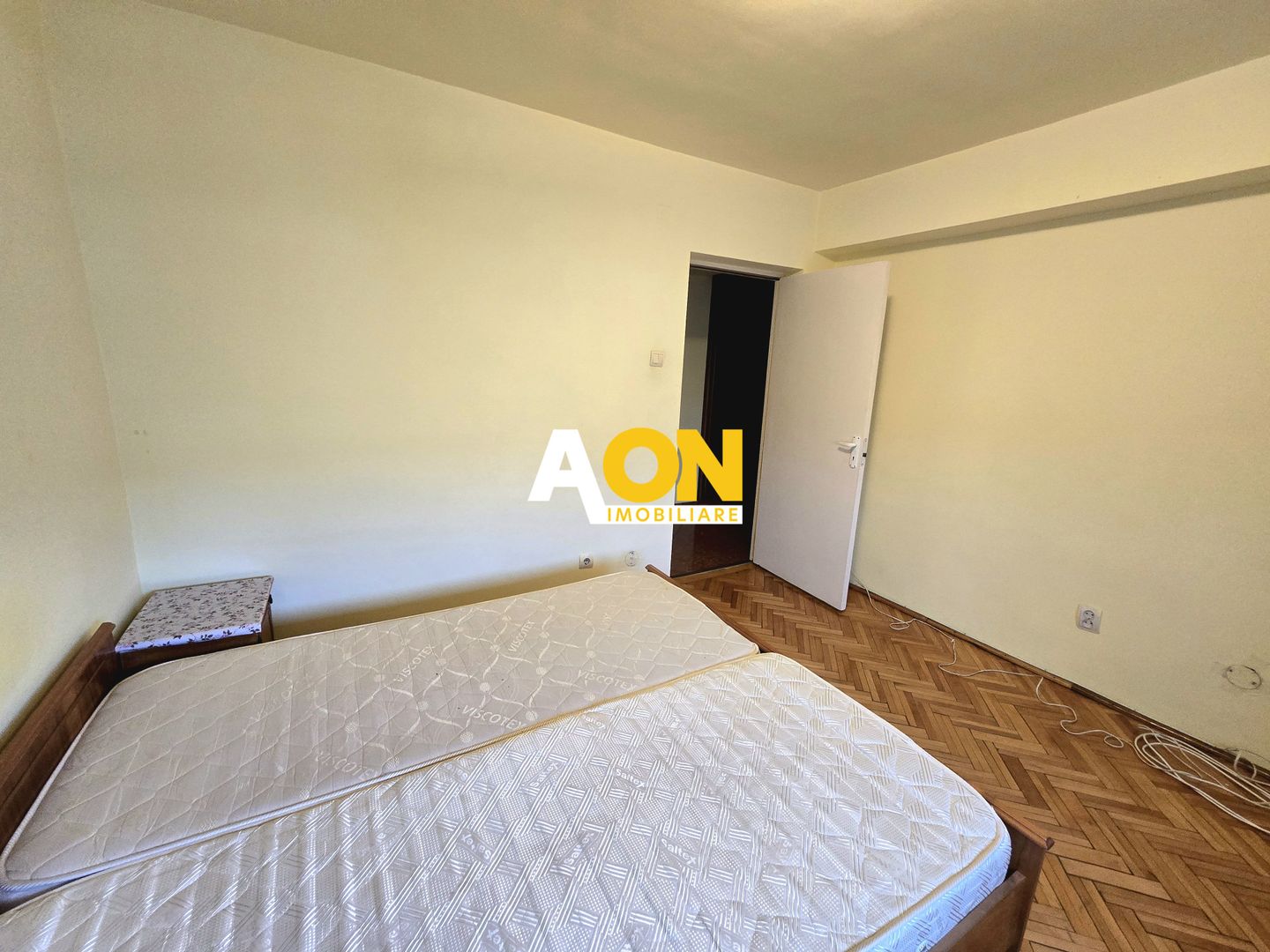 Apartament cu 2 Camere, Etaj 3, Zona Mercur - Cetate - Poză 6
