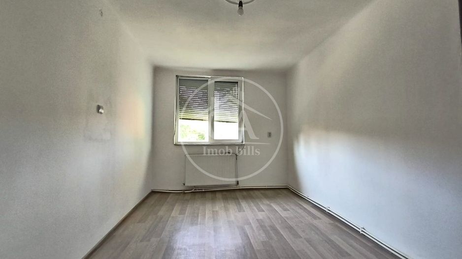 Apartament de vanzare cu 2 camere si curte in zona Centrala, Otadeaa - Poză 4