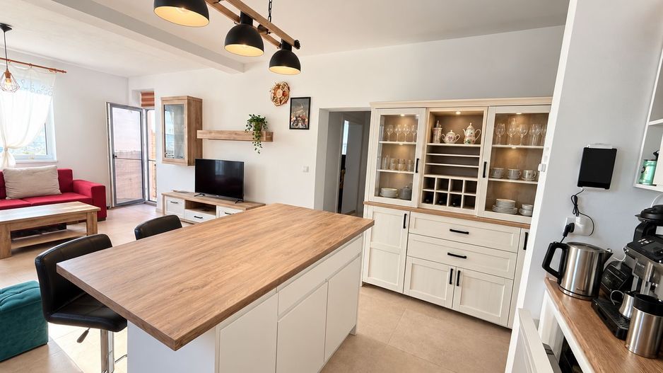 Dumbrăvița | 3 Camere | 76,6 mp | Grădină 46.5 mp | 2 Băi | Dressing | 2 Parcari - Poză 9