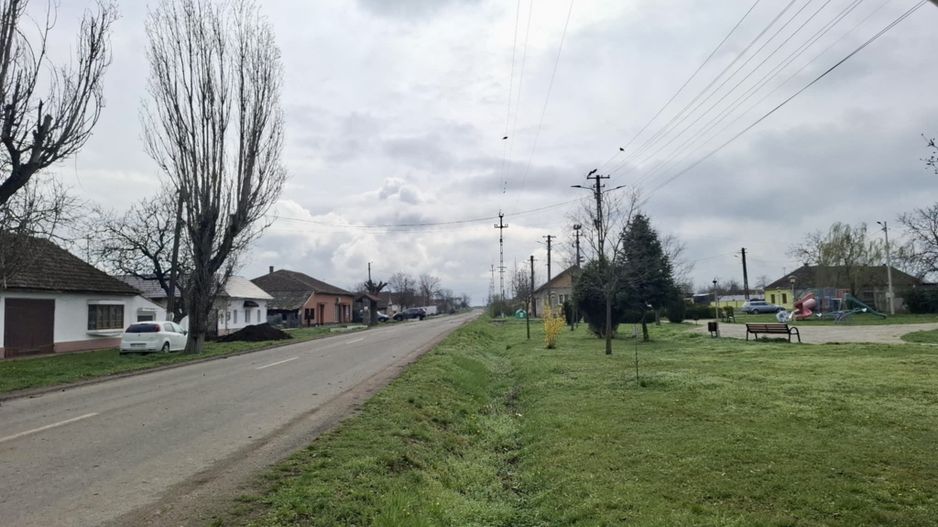 Pret redus Cladire din caramida in Firiteaz, magazinul satesc - Poză 6