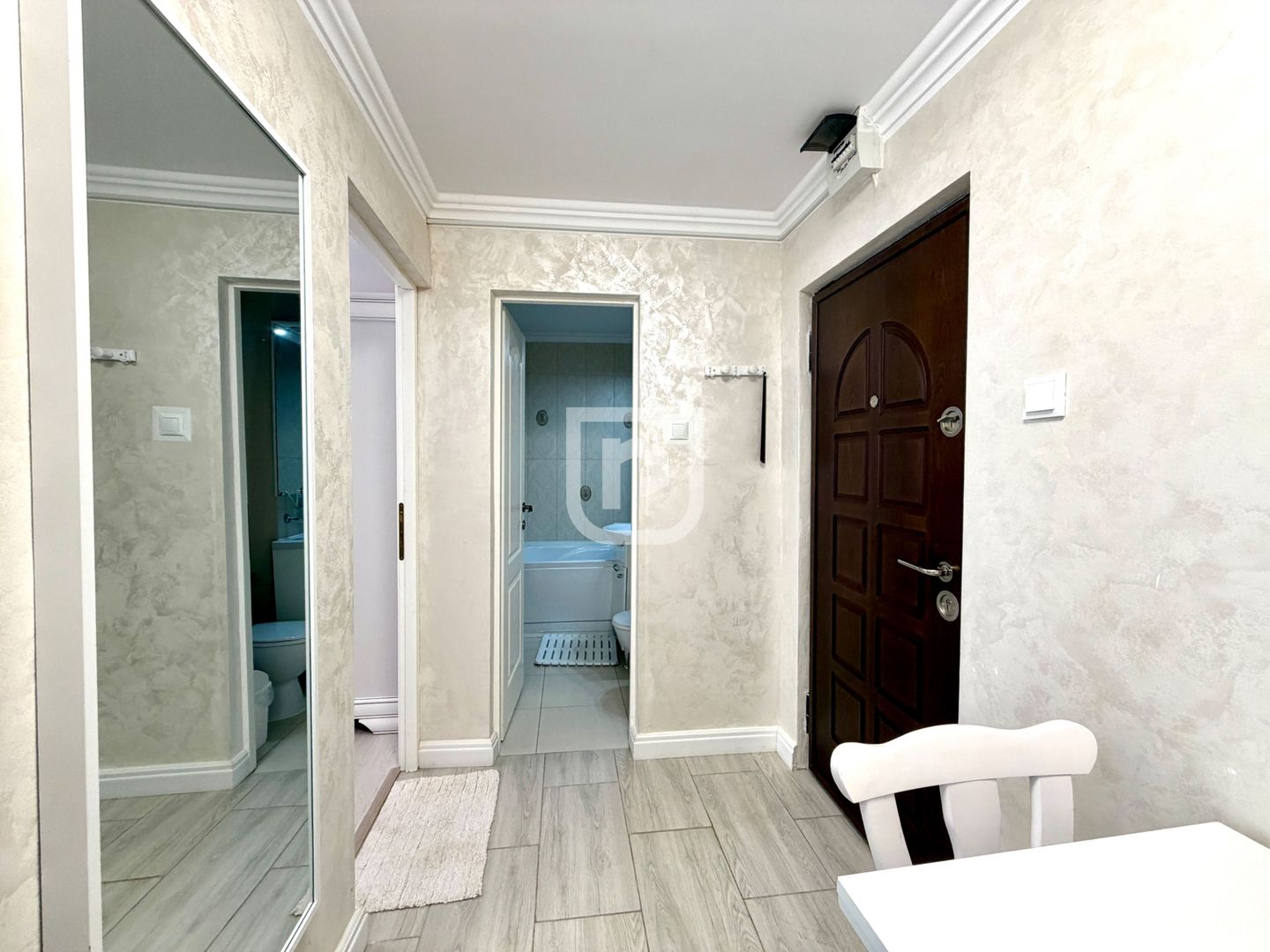 Garsoniera moderna 33mp, LUX ,mobilat si utilat - Poză 8