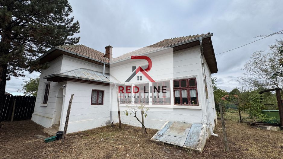 Casă cu anexe de vânzare în Sat Roșiori, Comuna Vânători, jud. Mehedinți - Poză 1
