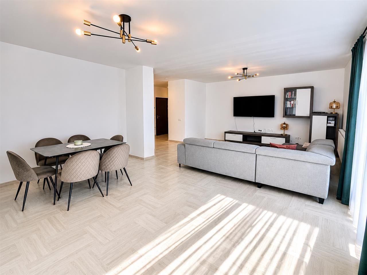 Penthouse modern cu 2 terase spectaculoase și parcare inclusă - Poză 4