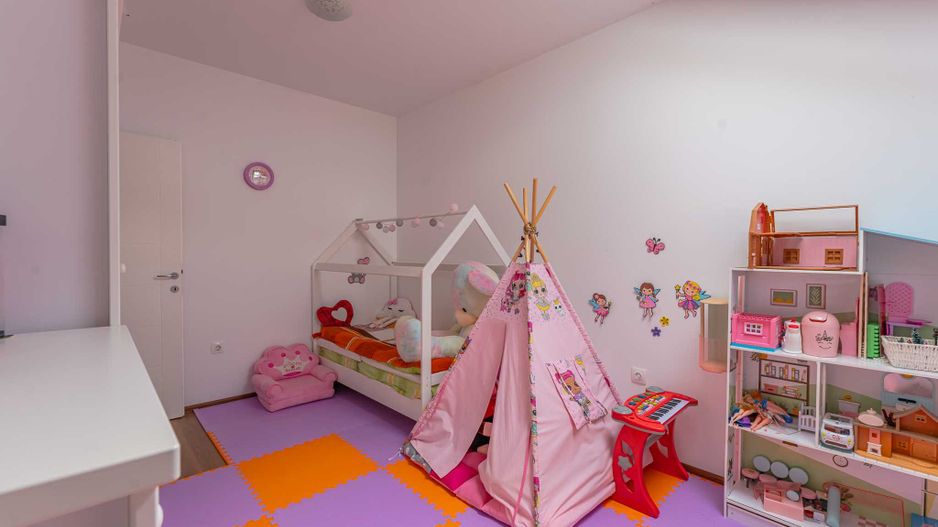 Casă familială în Sânpetru, pe strada Speranței - Poză 12