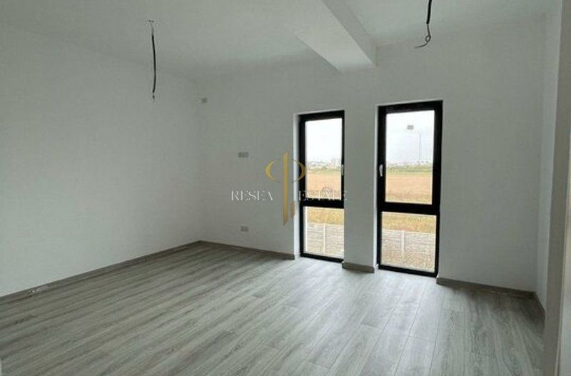 Casă tip înșiruită cu 3 camere de vânzare în Giroc - Poză 5