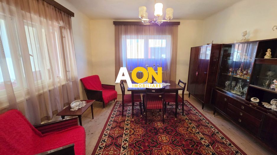 Casa traditionala, 3 camere, la asfalt, 1685 mp teren, Ciugud - Poză 6