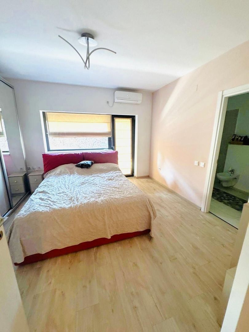 Vilă P+1+M renovată în 2022, cu grădină, în complex privat păzit - Poză 4