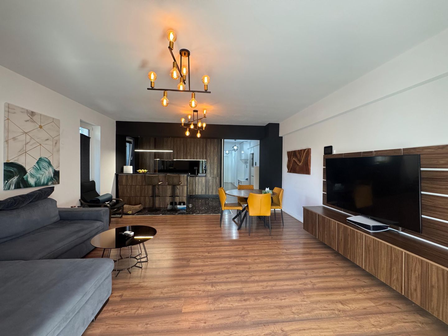 3 CAMERE + LOC DE PARCARE || SISESTI - Poză 2