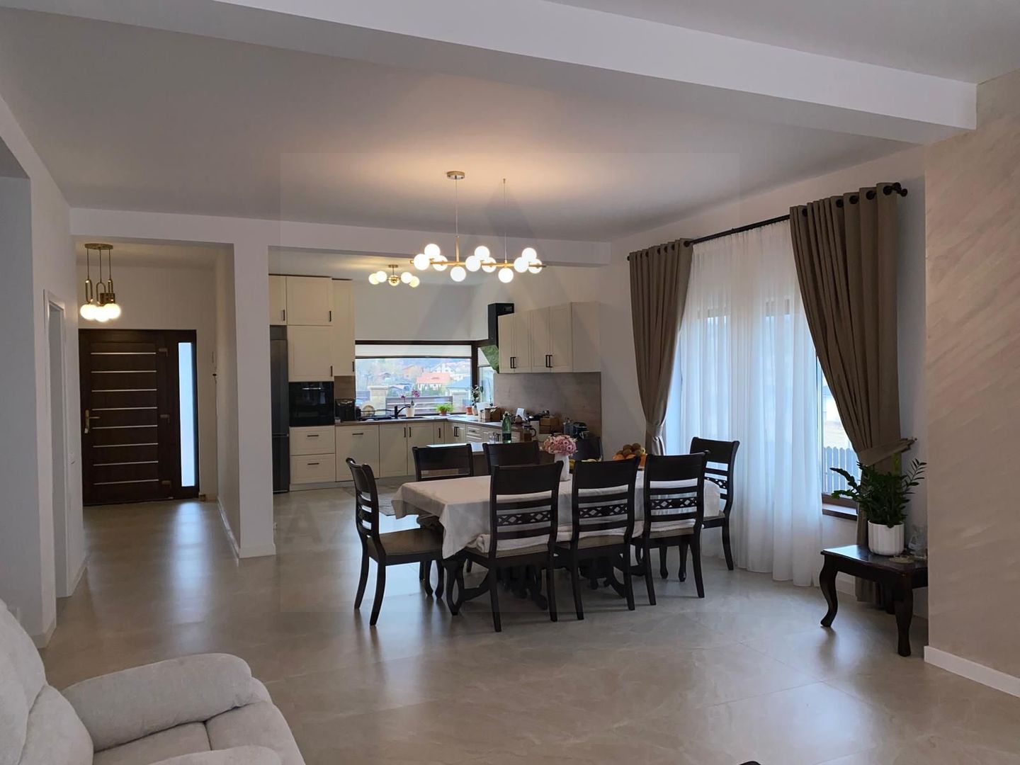 Casa ultrafinisata 199 mp utili garaj si teren 410 mp in Cisnadioara - Poză 11