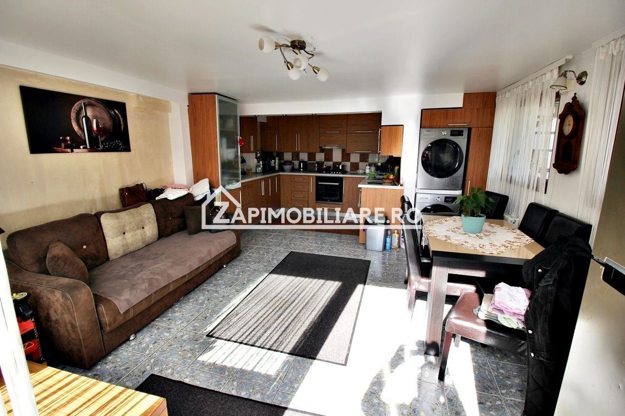 Casa 6 camere, 150mp.utili,527mp teren, zona semicentral - Poză 3