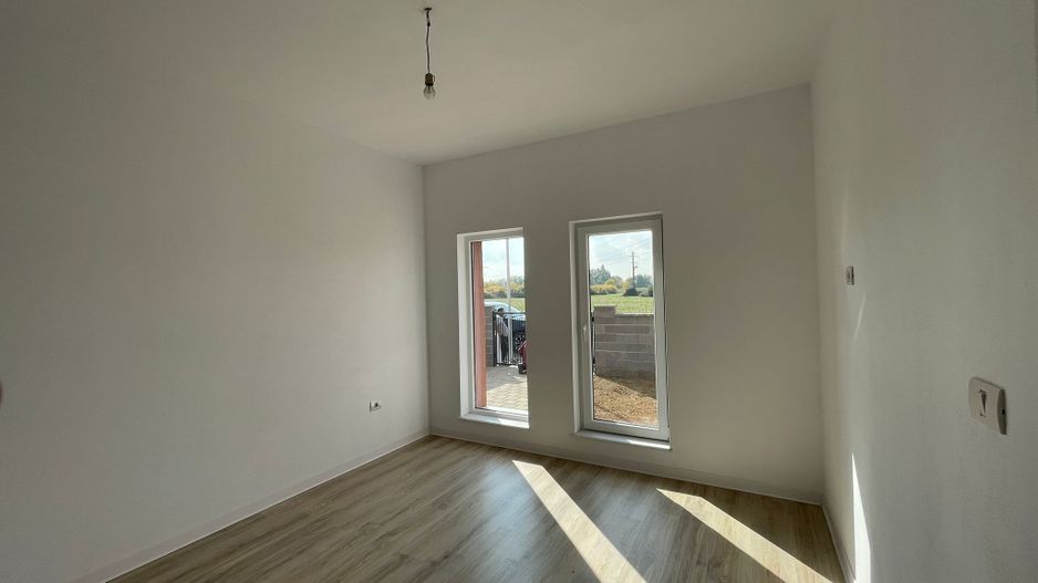 Duplex 4 dormitoare-2 Bai-129 Mp- Super Pret-Pozitie Excelenta-Ghiroda - Poză 2