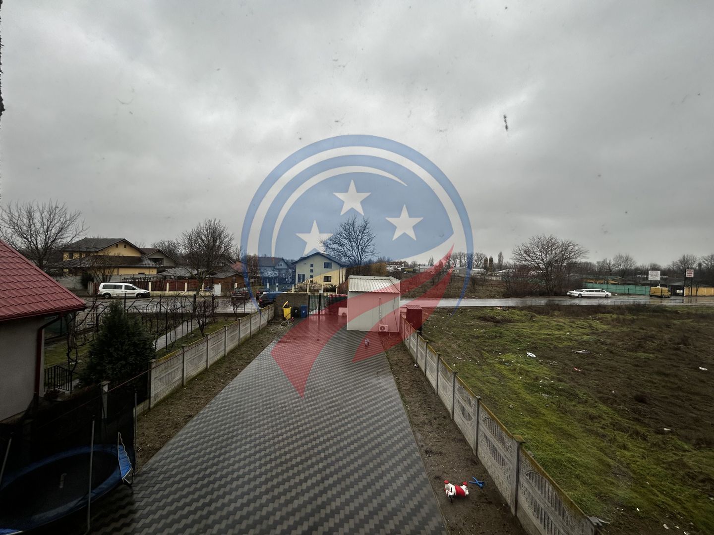 Casă spațioasă P+1+M pe teren de 902 mp – ideală pentru familie - Poză 7