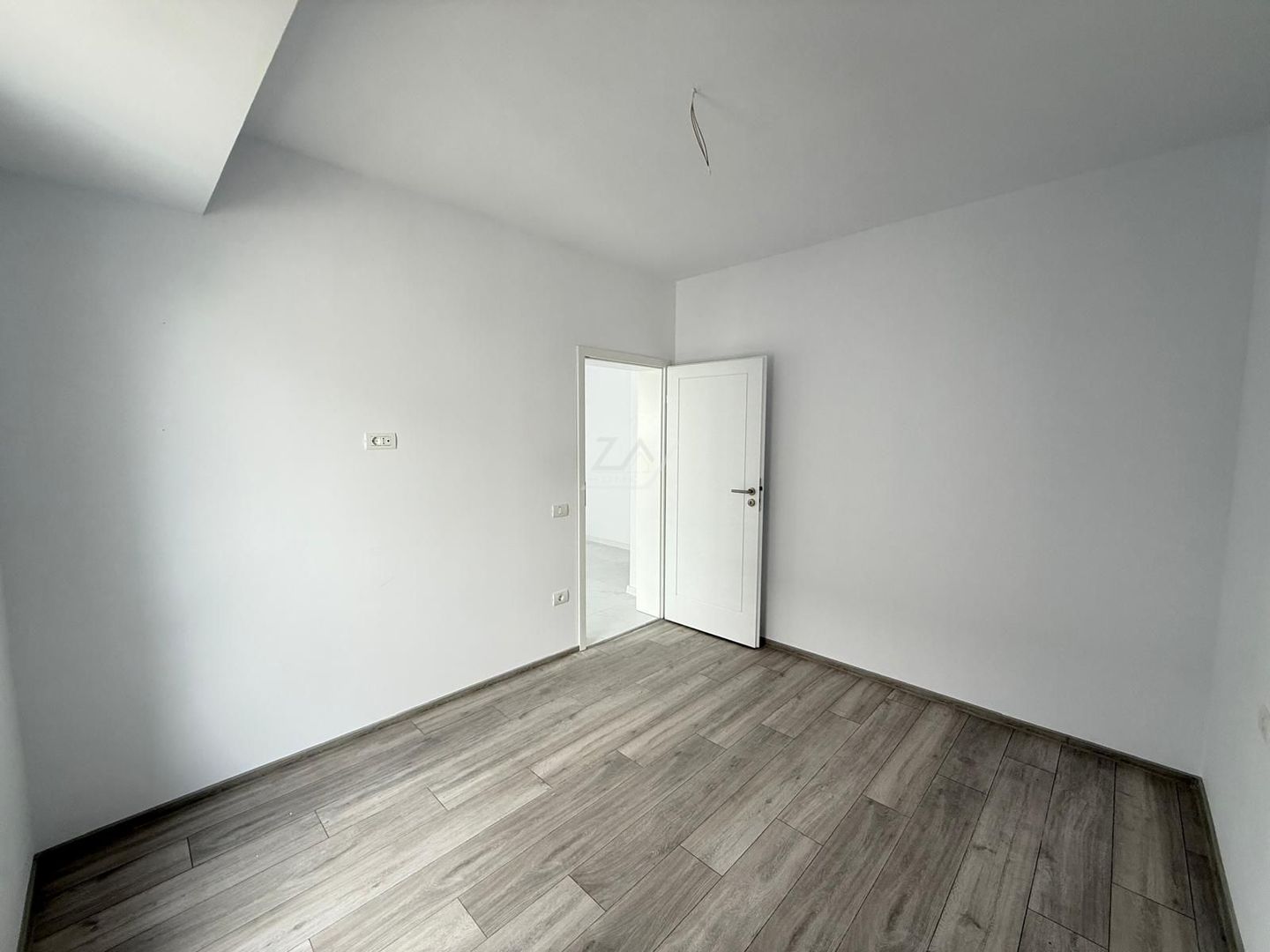 Comision 0! 3 camere.  Etaj 1. Asfalt. - Poză 6