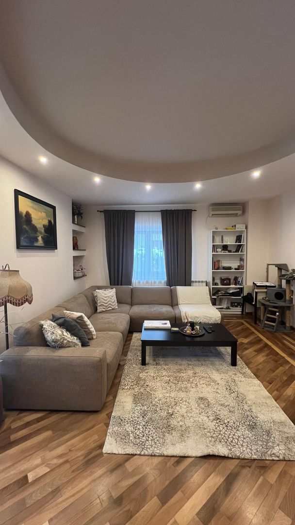 Vila Damaroaia - langa lacul Grivita - Poză 4