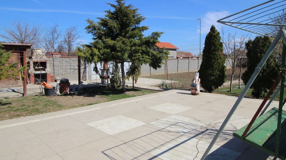 CASA CU TEREN GENEROS - Poză 4