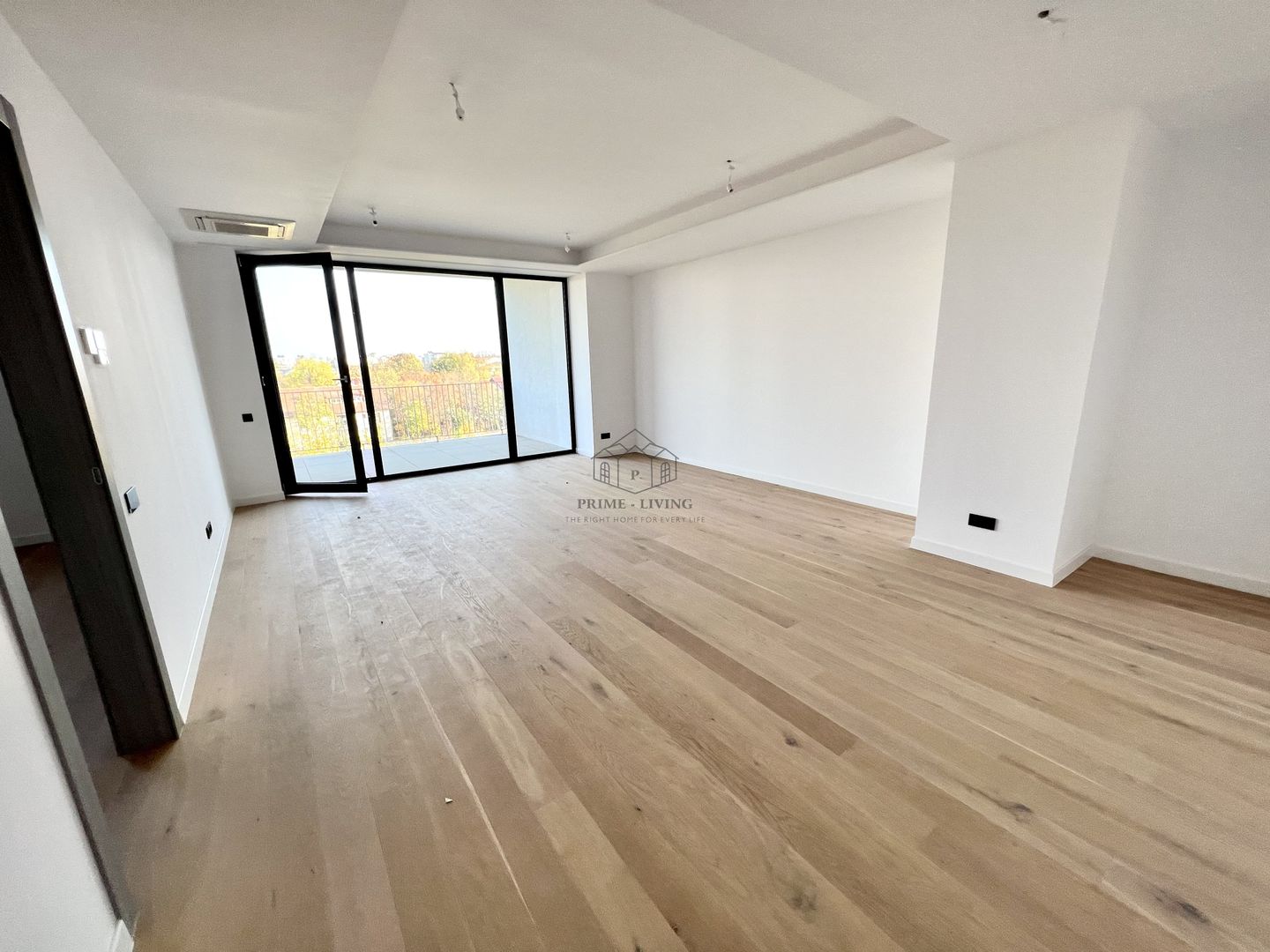 APARTAMENT DEOSEBIT CU 3 CAMERE LA VANZARE CU VEDERE SPRE PARC - Poză 1