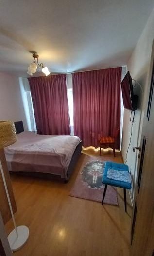 Apartament 3 camere, confort 0, etaj intermediar, Casa de Cultură - Poză 3