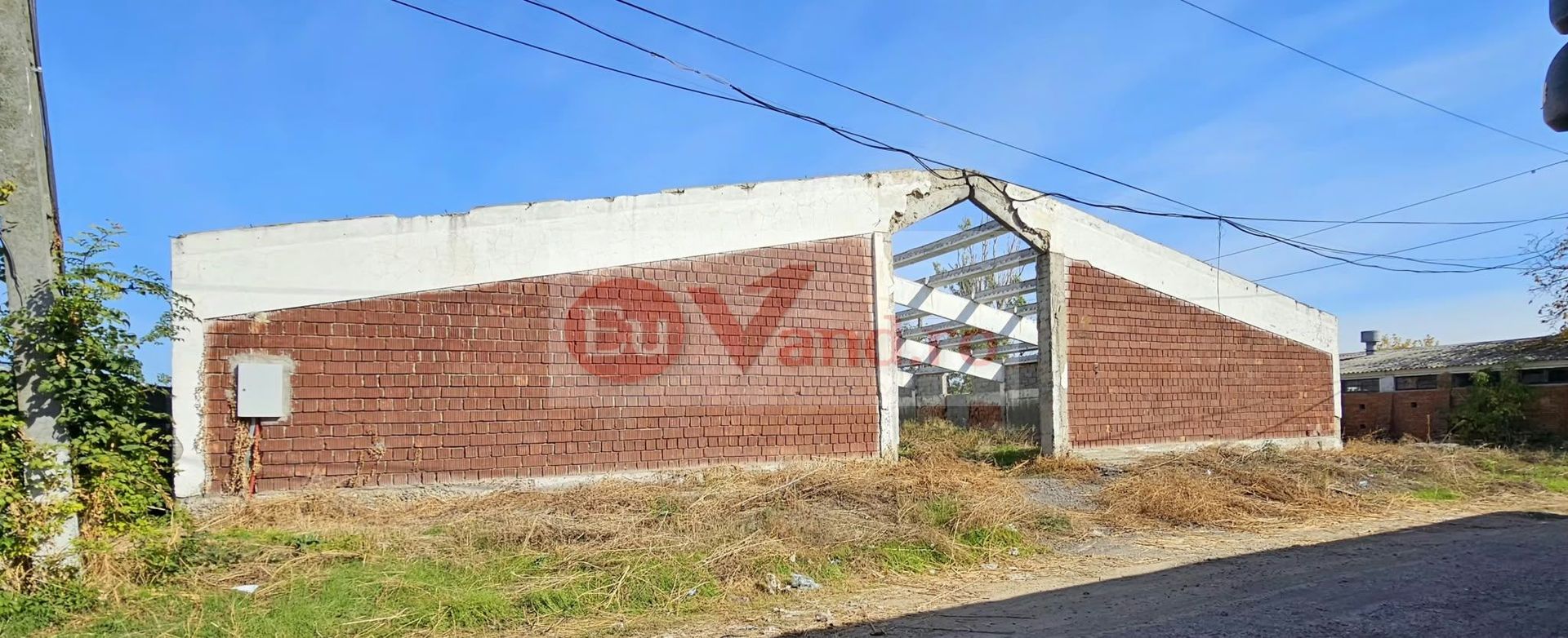 HALA INDUSTRIALA DE VANZARE, VANATORI, DN26, TEREN 3.500 MP – PRET 249.000E - Poză 1