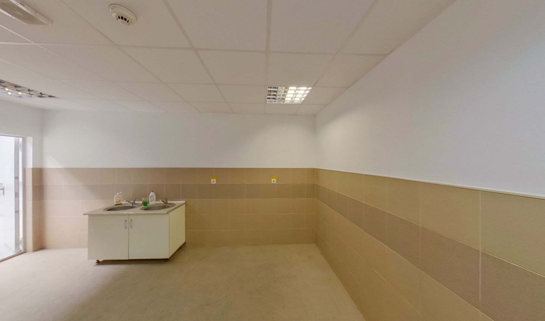 Hală industrială de închiriat 856 mp - Poză 6