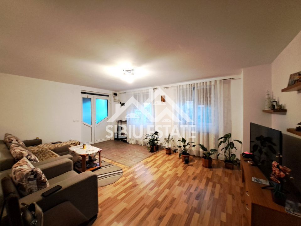 Casa Selimbar, pivnita mare, dormitor la parter - Poză 11