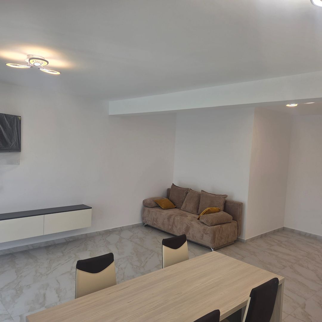 Apartament  2 camere Tractoru ,bloc nou! - Poză 2