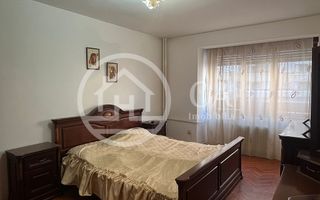 Apartament cu 4 camere de vanzare Ultracentral Oradea - Poză 1