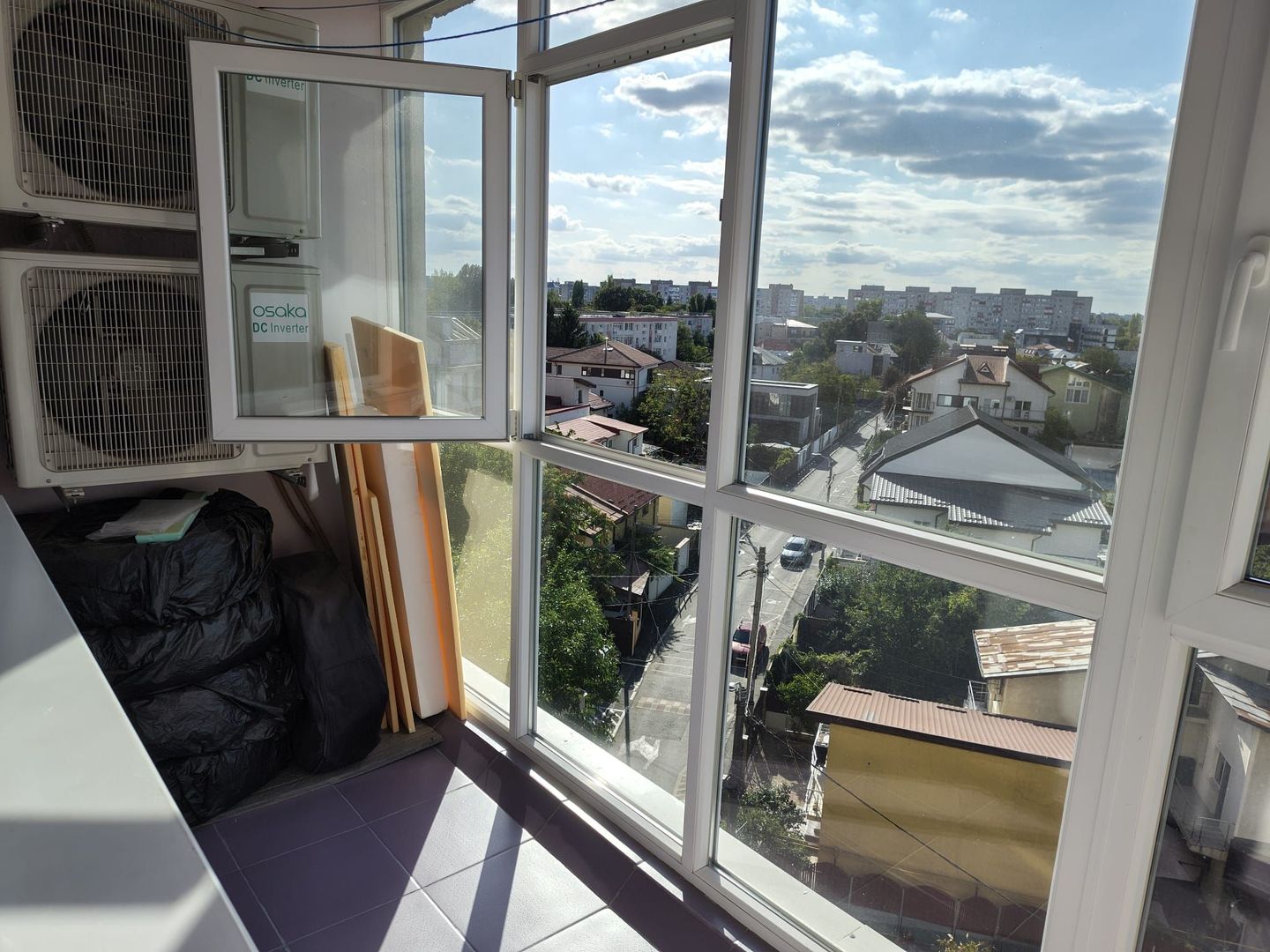 Apartament incapator cu trei camere, Alexandru Obregia, 120.000€ negociabil - Poză 4