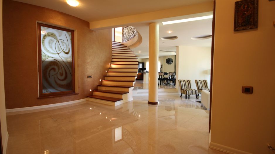 O casa deosebita cu Piscina - Poză 5