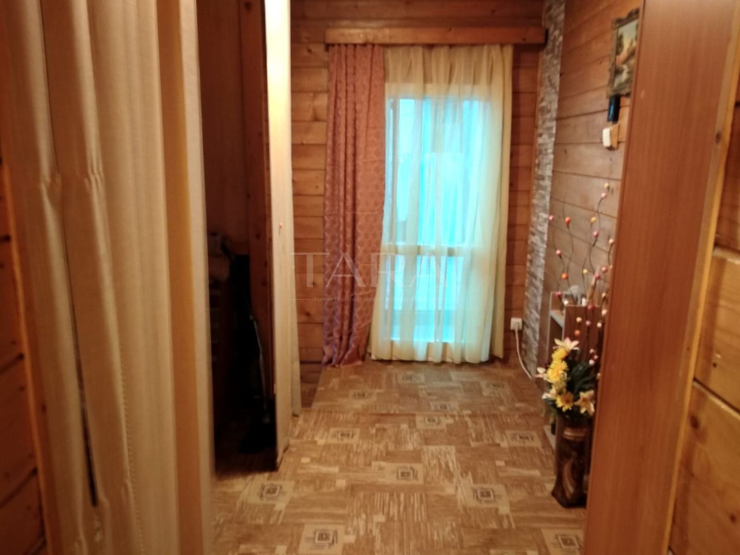 Apartament cu 3 camere de vânzare în zona ultracentrală - Poză 2