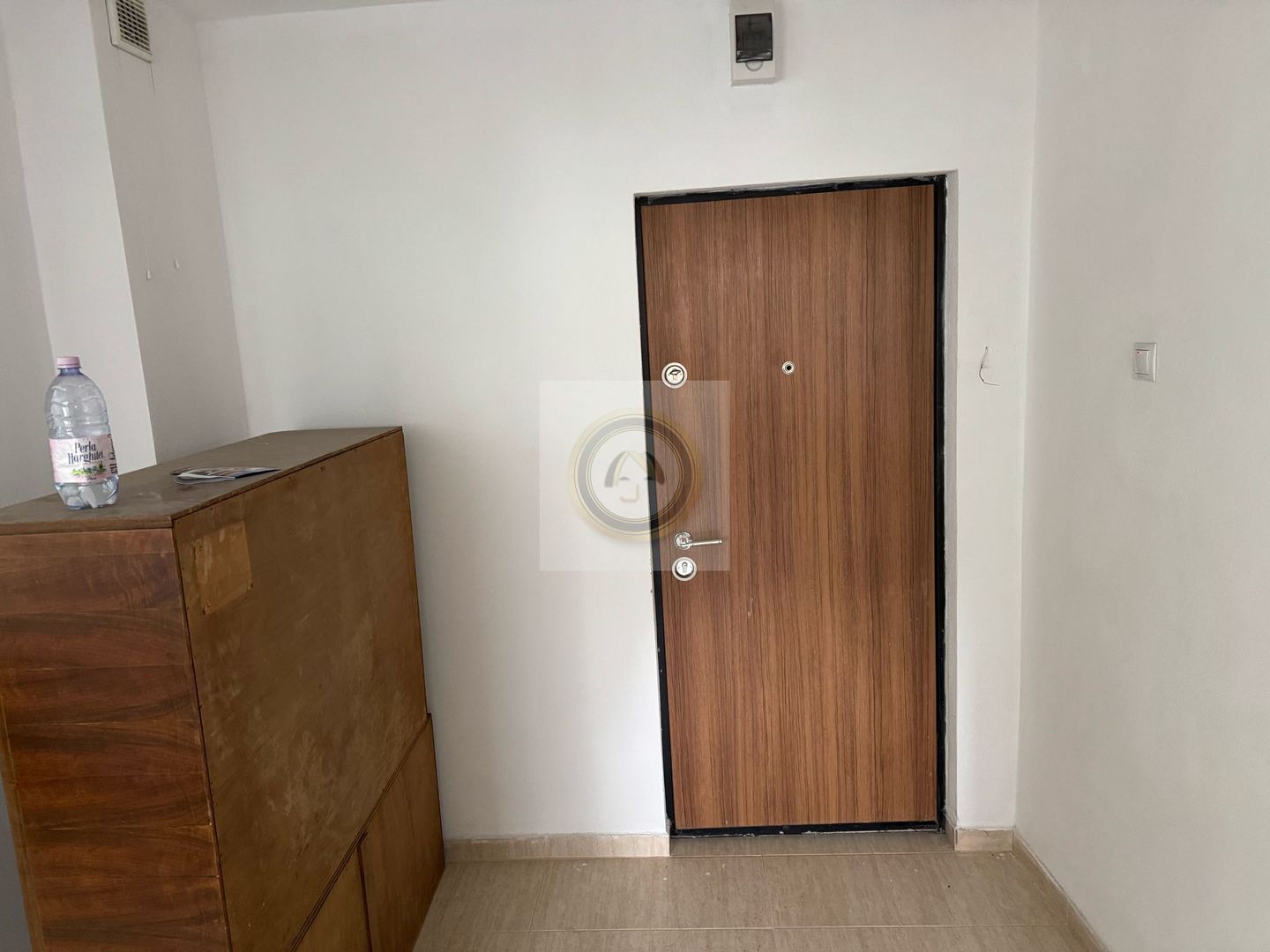Apartament 3 camere de inchiriat | nemobilat, neutilat | langaDoboz - Poză 13