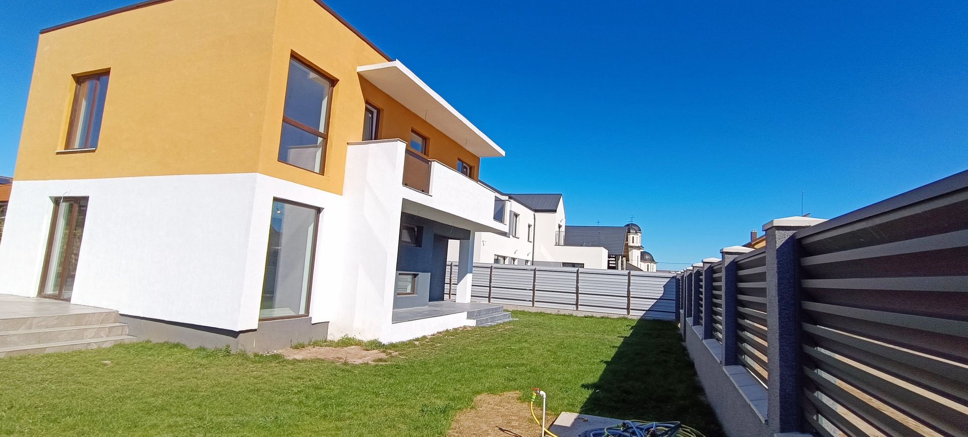 Vila noua, din caramida Harman-Brasov - Poză 1