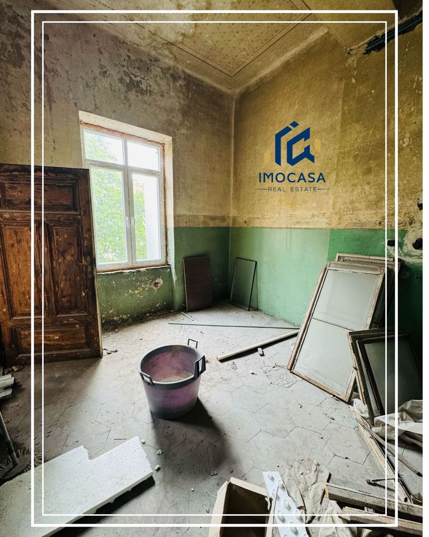 Apartament 3 cam de renovat ultracentral, clădire bine amplasată, Arad - Poză 11