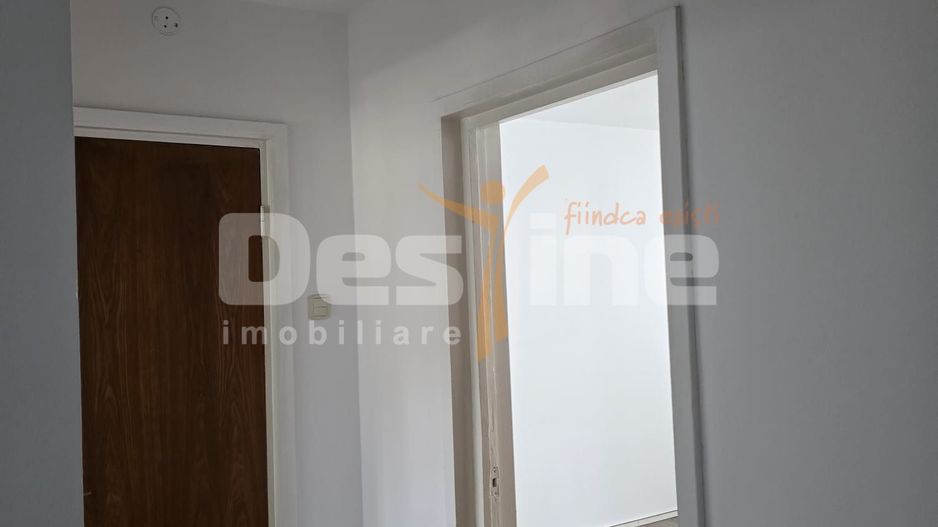 APARTAMENT 3 CAMERE SEMIDECOMANDAT - Poză 3