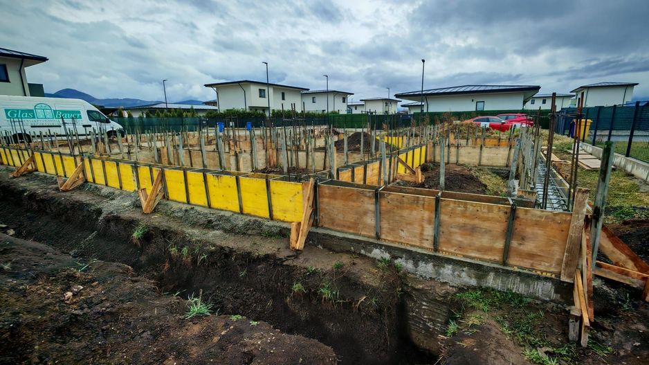 DIFERIT Haus ,Cristian,500 mp cu autorizatie,CASA IN CURS DE EXECUTIE - Poză 3