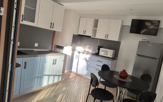 Ap cu 2 camere in centru, decomandat - Poză 1