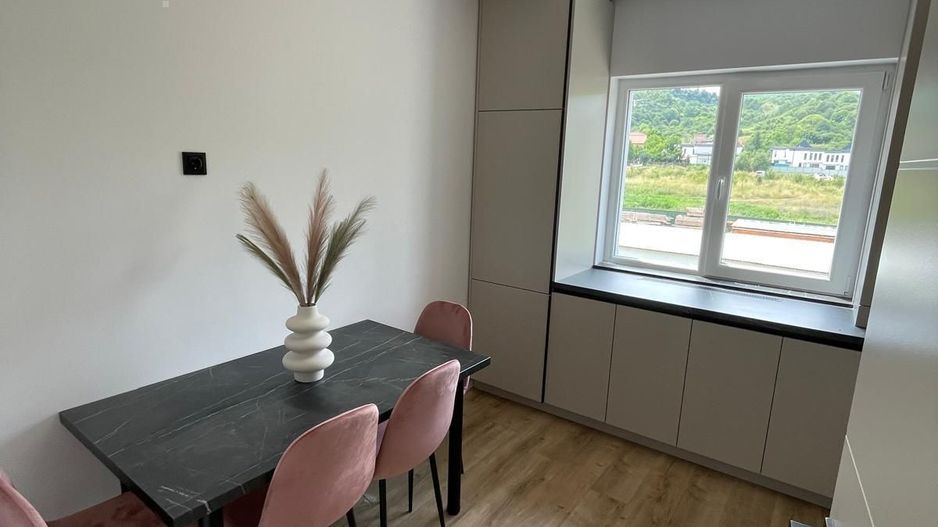 VANZARE APARTAMENT ULTRAFINISAT  2 CAMERE ZONA TERRA - Poză 1