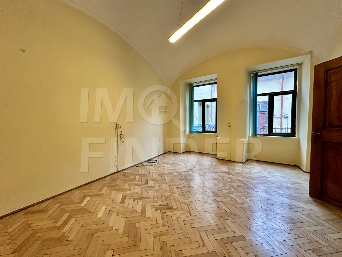 Închiriere 2 camere, parcare-  Piața Unirii- Ultracentral - Poză 2