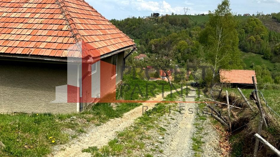 Casă tradițională sat Poarta, comuna Bran teren 1000 mp - Poză 8