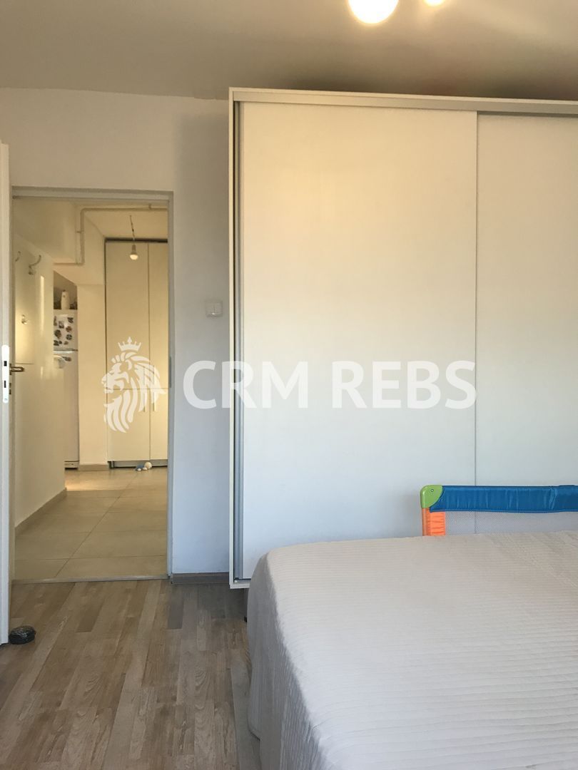 Apartament cu 4 camere de vânzare în zona Basarab - Poză 3