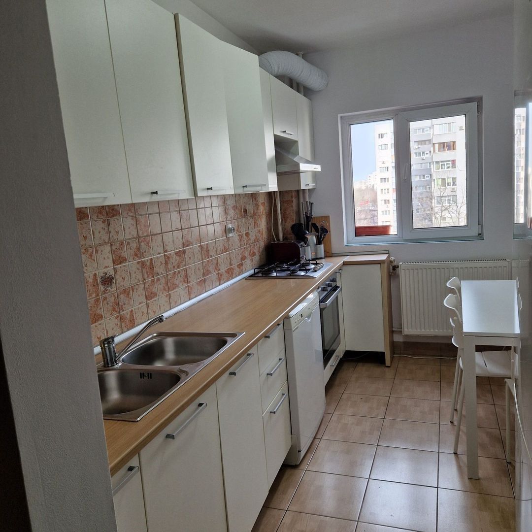 Apartament 2 camere zona Basarabiei - Sld. Tina Petre - Poză 3