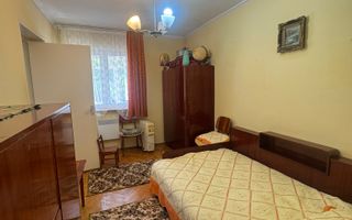Apartament 2 camere etaj 2 | Traian Spital nr 2 | Mutare imediata - Poză 1