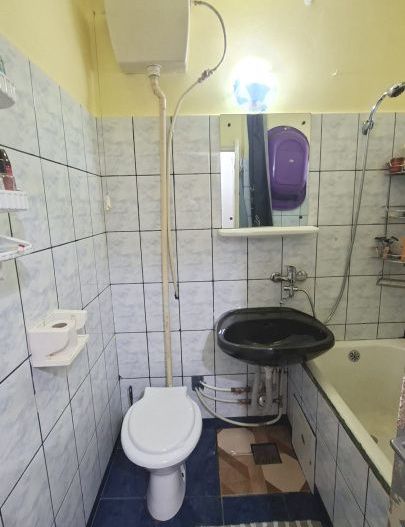 Apartament de 2 camere et.1 zona Piață Razboeni - Poză 6